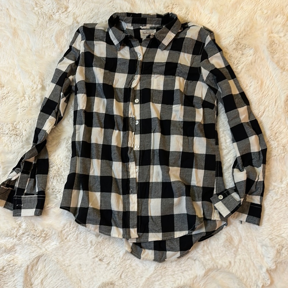 Buffalo black and white button down shirt. Weatherproof brand size medium.